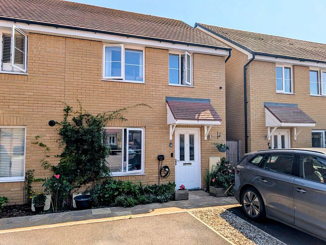 12 Cedar Corner, Stotfold, Hitchin